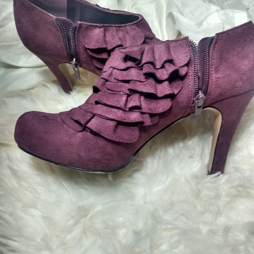 Heels - Picture 5 of 6
